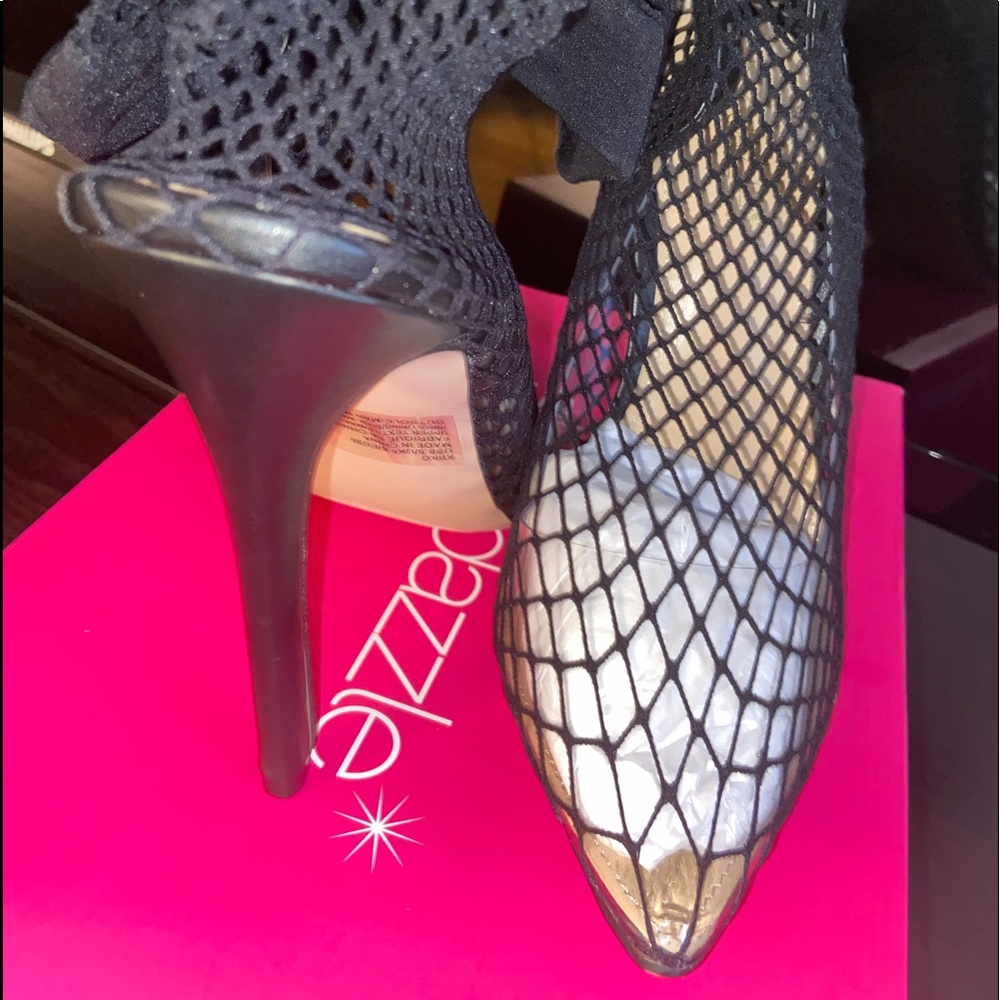 Heels - Picture 4 of 4